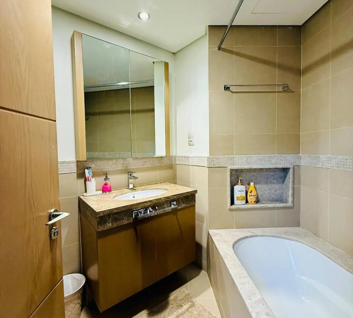 Nivis Find-Burj Vista-Direct Access To Dubai Mall Apartmán