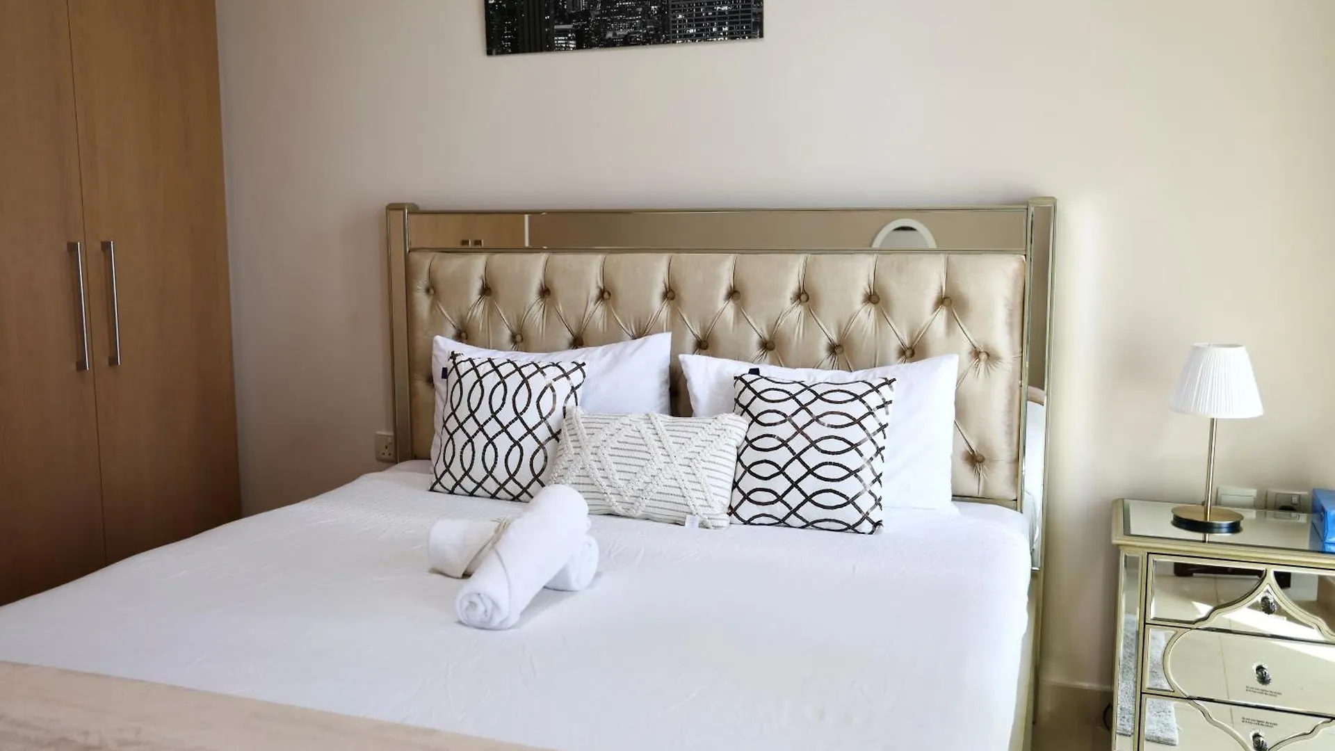 Nivis Find-Burj Vista-Direct Access To Dubai Mall Apartmán